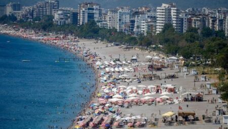 Bölüm ‘aşırı turizmi’ konuşuyor: ‘Antalya turizmi yoruldu’