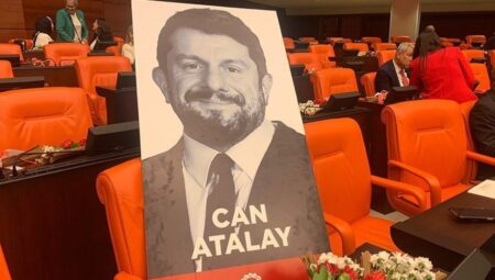 Can Atalay’dan dikkat çeken ’23 Nisan’ bildirisi: ‘Ancak demokratik bir Cumhuriyet’te sevinç dolabilir insan’