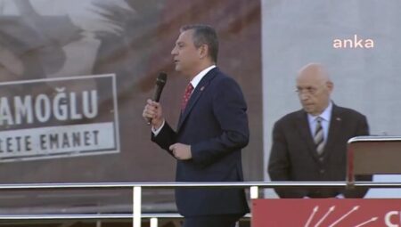 CHP Genel Başkanı Özgür Özel konuşuyor