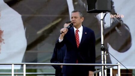CHP Genel Başkanı Özgür Özel’den sert kelamlar: ‘Erdoğan, Amerikan mandasının peşinde’