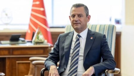 CHP Lideri Özgür Özel Guardian’a konuştu