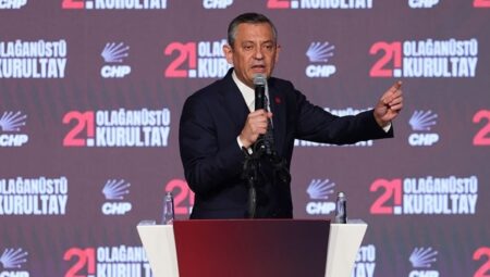 CHP’de fevkalâde kurultay günü… Ümit Uysal adaylıktan çekildi, Berhan Şimşek kâfi imza toplayamadı: Özgür Özel tek aday!