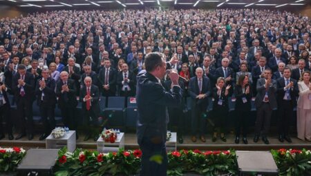 CHP’de harikulâde kurultay: PM ve YDK üyeliği için yarışacak kişi sayısı belirli oldu