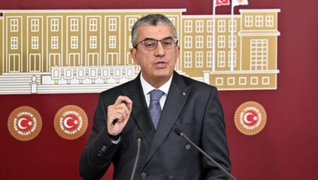 CHP’den İBB’ye operasyon reaksiyonu: ‘İBB fiilen çalışamaz hale getiriliyor’