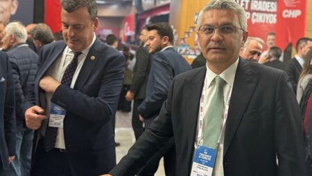 CHP’li Oğuz Kaan Salıcı’dan Özgür Özel’e ‘şiir’ ile tebrik: ‘Şairin dediği üzere…’