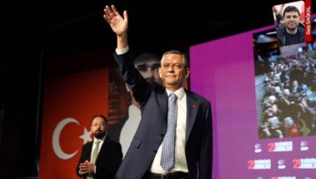 CHP’nin kayyum riskine karşı yaptığı kurultayda Özel, tekrar genel lider seçildi: ‘CHP bütündür’