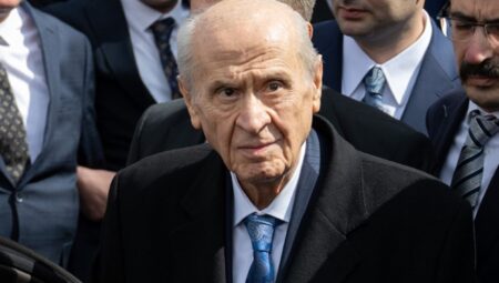 Devlet Bahçeli, Özgür Özel’in ‘cunta’ sözüne ateş püskürdü: ‘Darbe meraklısı bir zavallının hezeyanı!’