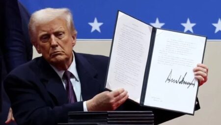 Donald Trump’tan “Kurtuluş Günü” tarifesi: Piyasalar altüst oldu!