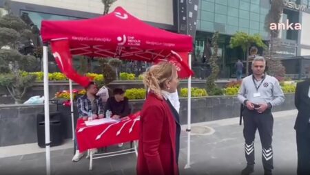 Elazığ’da ‘İmamoğlu’ gerginliği: CHP’nin imza standına AVM idaresi müdahale etti!
