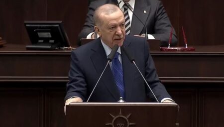 Erdoğan’dan ‘bant’ göndermeli İBB çıkışı… Özgür Özel’e yüklendi: ‘Partisini ahtapot üzere saran rüşvetçileri kahraman ilan ediyor’