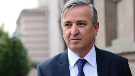Erdoğan’ın eski metin müellifi, AKP’li Aydın Ünal’ın o sözleri gündem oldu: ‘Yeni duruma alışacaksınız, diz çökeceksiniz’