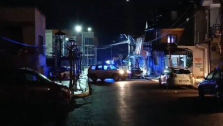 Kosova’da postaneye el bombası atıldı!