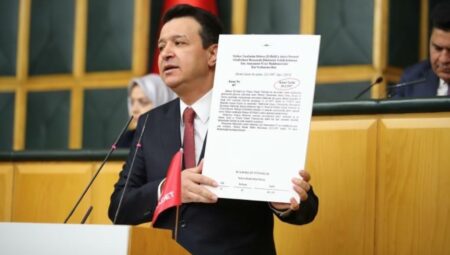 Saadet Partisi başkanı Mahmut Arıkan: Beşli çetelere, şatafata gelince bol bol para buluyorsunuz. Çiftçiye gelince ‘efendim ne yapalım, doğal afet’