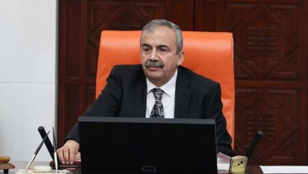 Son Dakika… Sırrı Süreyya Lider ‘ciddi kalp rahatsızlığı’ nedeniyle ameliyata alındı