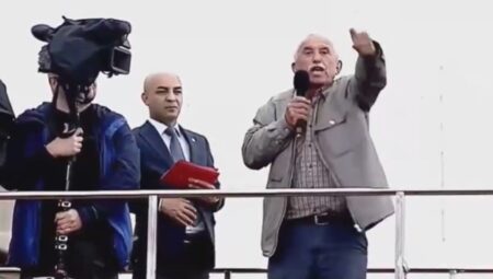 Tarihi mitinge damga vuran kelamlar… Yozgat’ta çiftçi Erdoğan’a seslendi: ‘Turp ile şalgam ile devlet yönetim edilmez!’