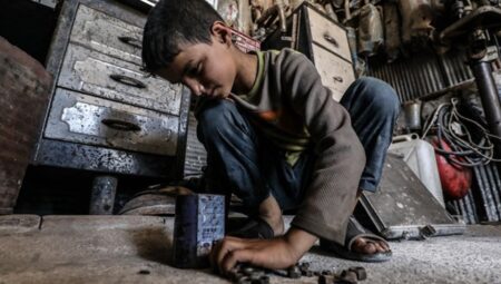 TÜİK bilgileriyle ortaya çıktı: Çocuk işçiliğinde vahim tablo! Her dört çocuktan biri çalışmak zorunda