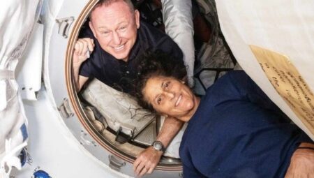 Uzaydan dönen astronotlar istikrar ve kemik sorunu yaşıyor