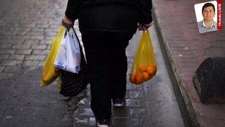 Yoksulluk her geçen gün artarken toplumsal yardımlar enflasyon karşısında eriyor: Yurttaşa paha görülen 20.7 lira