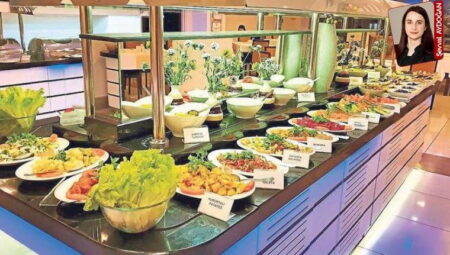 Açık büfelerden çöpe dökülen besinler nedeniyle turizm yeni bir yol ayrımında: ‘Her şey dahil’ krizde