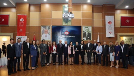 Başşehir Üniversitesi iş dünyasından isimler ile öğrencileri bir ortaya getirdi