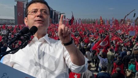 CHP’den imza seferberliği: Ekrem İmamoğlu için imza noktaları paylaşıldı