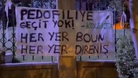 Diyanet İşleri Başkanlığı’na ‘Pedofiliye geçit yok, her yer BOÜN’ pankartı