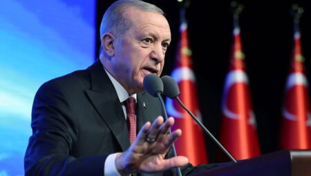 Erdoğan ‘kutuplaştırmadan’ şikayet etti, muhalefeti maksat aldı: ‘Gözlerine bant çekmişler’
