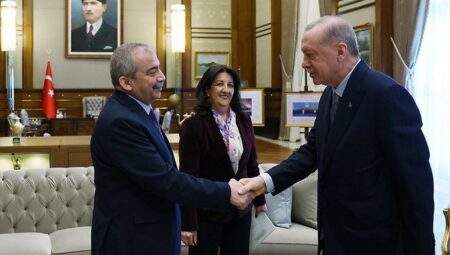 Saray’daki görüşmenin detayı artık ortaya çıktı… Erdoğan ve Sırrı Süreyya Lider ortasında ‘çocuk’ diyaloğu