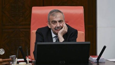 Son dakika… Sırrı Süreyya Lider hayatını kaybetti