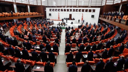 Zelzelede çöken GSM operatörleri Meclis gündeminde: ‘İletişim kesilirse devlet susar’