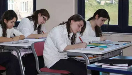 2025 Ortaokul, lise devamsızlıktan sınıfta kalma var mı? Kaç günde sınıf tekrarı olur?