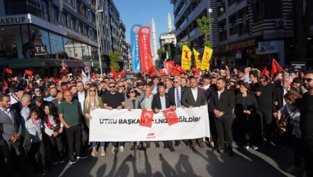 5. dalga operasyonda gözaltına alınmıştı: Avcılar’da yurttaşlar gözaltındaki liderleri için yürüdü