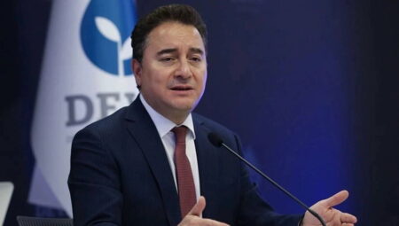 Ali Babacan’dan anayasa çıkışı: İktidar evvel AYM ve AİHM kararlarını uygulasın sonra oturup yeni anayasa çalışılsın
