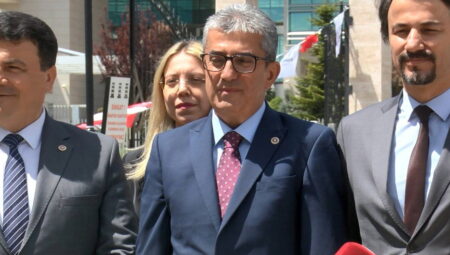 CHP’den AYM’ye yürürlüğü durdurma ve iptal müracaatları