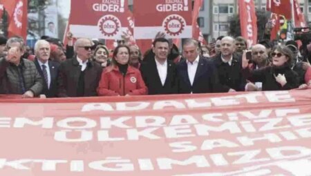 DİSK ve KESK’ten belediyelere yönelik operasyonlara reaksiyon: ‘Halk iradesine saygıyı yeniden halk öğretecek’