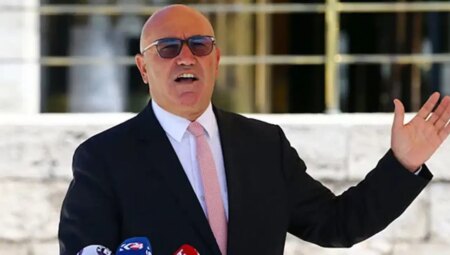 Mahmut Tanal: Sincan Cezaevi’nde İsrail eserleri satılıyor