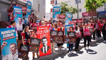 Şişli Belediye Meclisi’nin CHP’li üyelerinden ‘durma’ aksiyonu